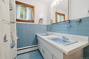 37 Winston Dr, Smithtown, NY 11787 - Photo 15
