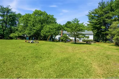 37 Winston Drive, Smithtown, NY 11787 - Photo 25