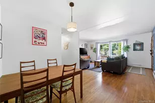 37 Winston Dr, Smithtown, NY 11787 - Photo 9