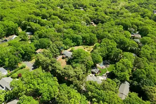 37 Winston Dr, Smithtown, NY 11787 - Photo 35