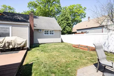 32 Yost Boulevard, Oceanside, NY 11572 - Photo 21