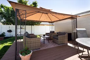 32 Yost Blvd, Oceanside, NY 11572 - Photo 23