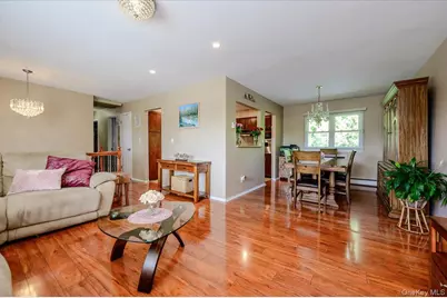 12 Northern Parkway E, Plainview, NY 11803 - Photo 7