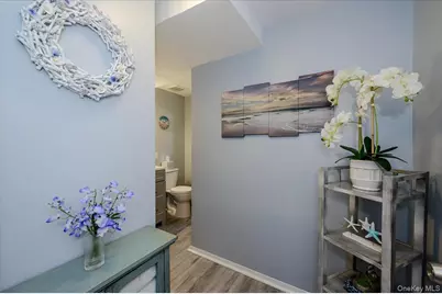 12 Northern Parkway E, Plainview, NY 11803 - Photo 9