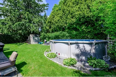 12 Northern Parkway E, Plainview, NY 11803 - Photo 23