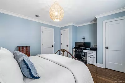 95 Muirfield Road, Rockville Centre, NY 11570 - Photo 19