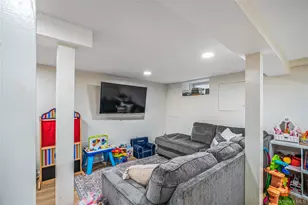 95 Muirfield Rd, Rockville Centre, NY 11570 - Photo 21