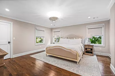 95 Muirfield Road, Rockville Centre, NY 11570 - Photo 13