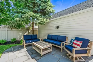 95 Muirfield Rd, Rockville Centre, NY 11570 - Photo 23
