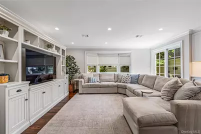 95 Muirfield Road, Rockville Centre, NY 11570 - Photo 5