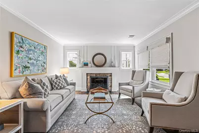 95 Muirfield Road, Rockville Centre, NY 11570 - Photo 3
