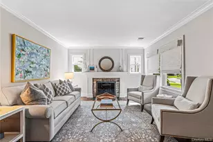 95 Muirfield Rd, Rockville Centre, NY 11570 - Photo 3