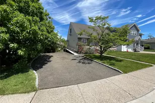 2043 Paddock Rd, Seaford, NY 11783 - Photo 23