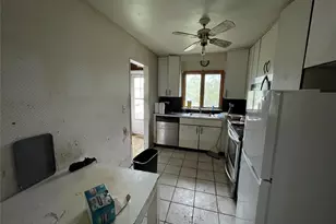2043 Paddock Rd, Seaford, NY 11783 - Photo 5