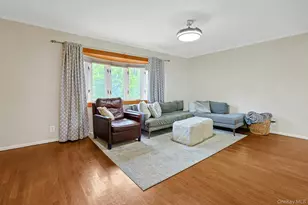 70 Durham Rd, White Plains, NY 10607 - Photo 7