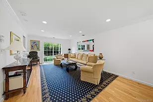 1053 Savoy Dr, Melville, NY 11747 - Photo 11