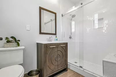 12 Barbara Lane, Glen Cove, NY 11542 - Photo 19