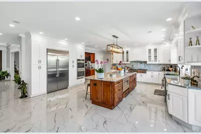 12 Barbara Lane, Glen Cove, NY 11542 - Photo 11