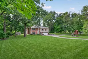 176 Gretna Woods Rd, Pleasant Valley, NY 12569 - Photo 5