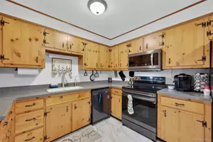 176 Gretna Woods Rd, Pleasant Valley, NY 12569 - Photo 15