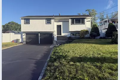 132 Berkeley Avenue, Selden, NY 11784 - Photo 23