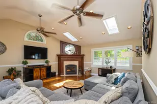 407 3rd St, East Northport, NY 11731 - Photo 11