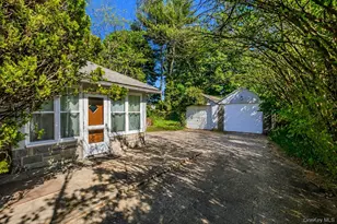 108 Claremont St, Deer Park, NY 11729 - Photo 7
