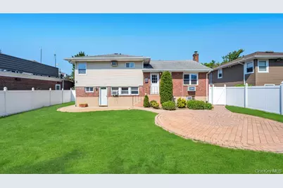 2297 Arby Court, Wantagh, NY 11793 - Photo 3