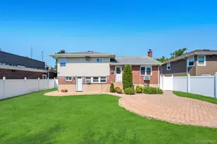 2297 Arby Ct, Wantagh, NY 11793 - Photo 3