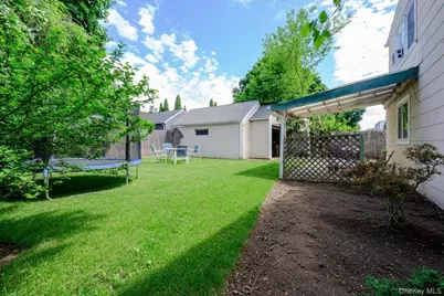 102 E 12th Street, Huntington Station, NY 11746 - Photo 21