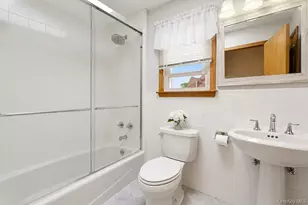 151-27 11th Ave, Whitestone, NY 11357 - Photo 23