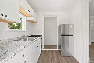 184 W Post Rd, White Plains, NY 10606 - Photo 9