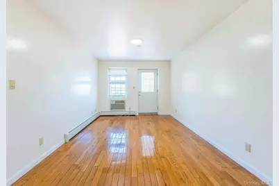 35-06 Leavitt Street #6C, Flushing, NY 11354 - Photo 3