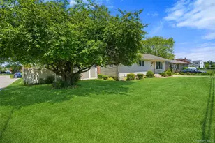 15 Lincoln Ave, Farmingdale, NY 11735 - Photo 3