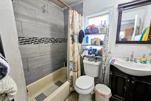 890 Dixon Ave, Copiague, NY 11726 - Photo 7