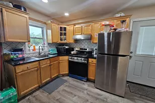 890 Dixon Ave, Copiague, NY 11726 - Photo 13