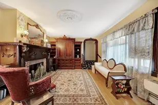 31 Roosevelt Ave, Hicksville, NY 11801 - Photo 11