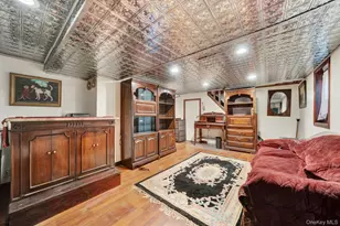 31 Roosevelt Ave, Hicksville, NY 11801 - Photo 19