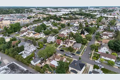 31 Roosevelt Avenue, Hicksville, NY 11801 - Photo 29