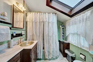 31 Roosevelt Ave, Hicksville, NY 11801 - Photo 25