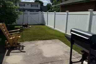 555 Parker Ave, Levittown, NY 11756 - Photo 13