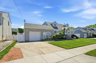 35 3rd Ave, Massapequa Park, NY 11762 - Photo 3