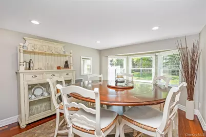 427 Vanderbilt Boulevard, Oakdale, NY 11769 - Photo 15
