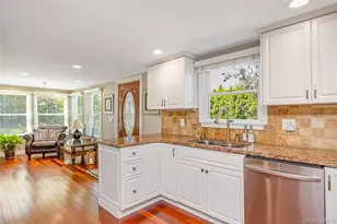427 Vanderbilt Blvd, Oakdale, NY 11769 - Photo 7