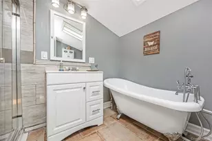 427 Vanderbilt Blvd, Oakdale, NY 11769 - Photo 21