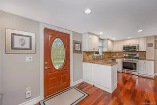 427 Vanderbilt Blvd, Oakdale, NY 11769 - Photo 5