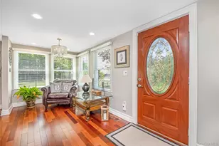 427 Vanderbilt Blvd, Oakdale, NY 11769 - Photo 5