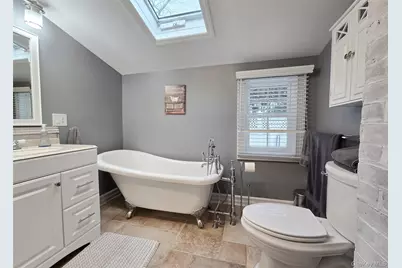427 Vanderbilt Boulevard, Oakdale, NY 11769 - Photo 23