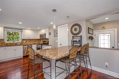 427 Vanderbilt Boulevard, Oakdale, NY 11769 - Photo 11