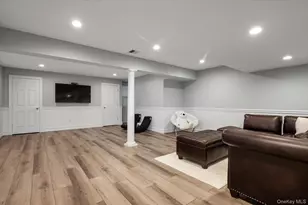 37 Legends Cir, Melville, NY 11747 - Photo 29